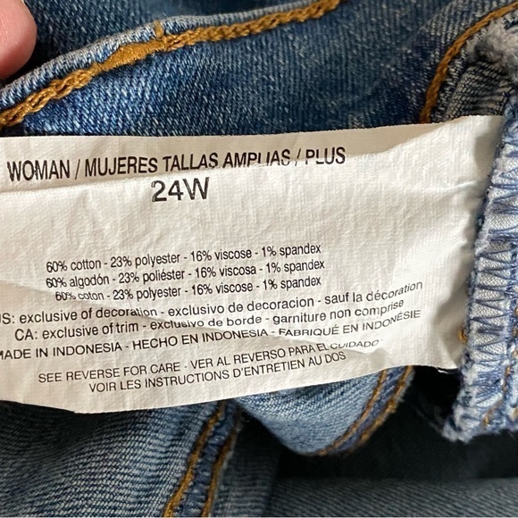 Gloria Vanderbilt Shorts Women’s Plus Size 24W Amanda Blue Jean Medium Wash - Picture 3 of 14